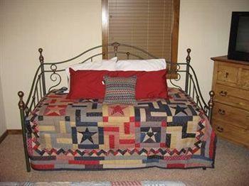 The At Table Rock 3*