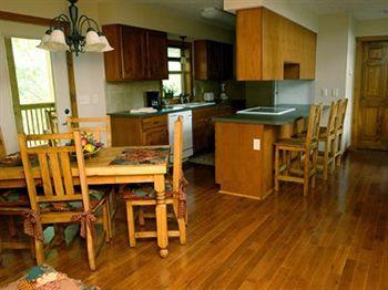 The At Table Rock Resort Indian Point